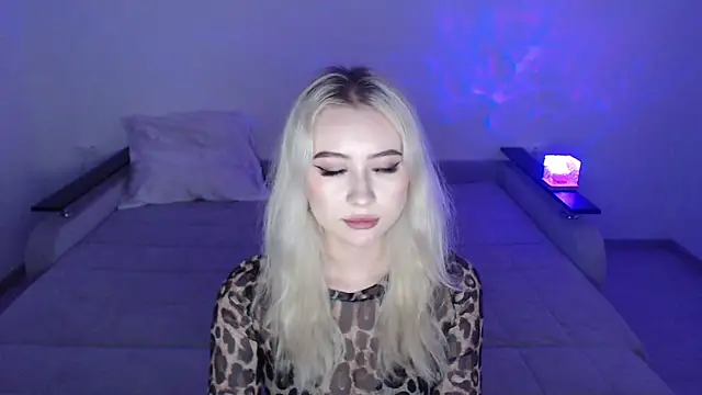 JuliaBlessed online show from July 28, 2026, 4:39 pm