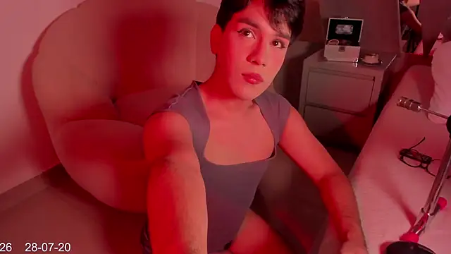 xoxoevy online show from July 28, 2026, 2:05 pm
