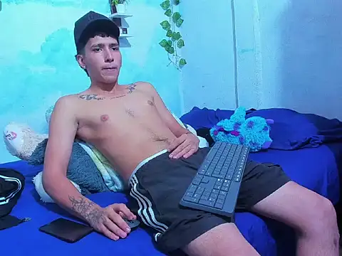 Snapshot of aaron_mercury_x chatting on July 21, 2026, 1:19 am aaron mercury x online show from July 21, 2026, 1:19 am
