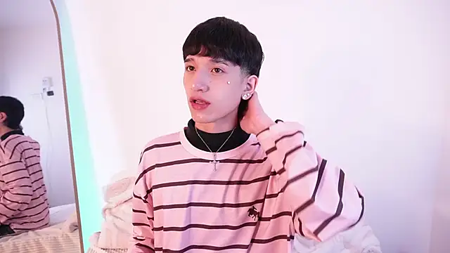 Snapshot of suki_dolll chatting on August 1, 2026, 3:33 pm suki dolll online show from August 1, 2026, 3:33 pm