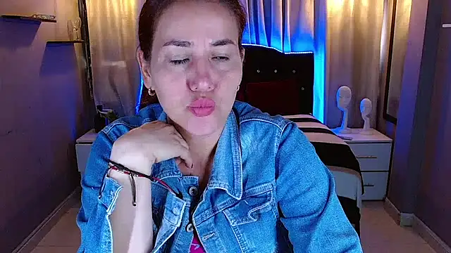 kathekitten online show from July 23, 2026, 7:34 pm