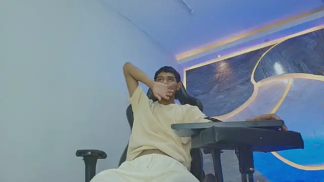 Snapshot of sex_boy33_ chatting on July 16, 2026, 3:23 am sex boy33 online show from July 16, 2026, 3:23 am