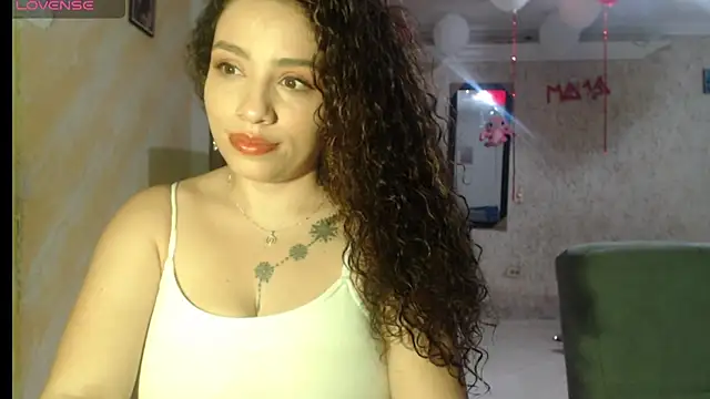Snapshot of zoee_ee chatting on July 26, 2026, 6:21 am zoee ee online show from July 26, 2026, 6:21 am