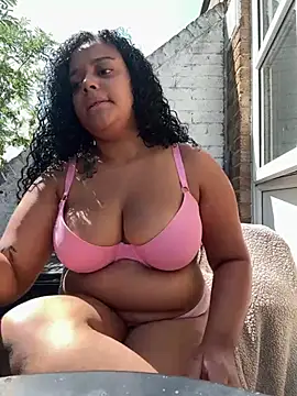 Snapshot of goldenevny chatting on July 29, 2026, 1:42 pm goldenevny online show from July 29, 2026, 1:42 pm