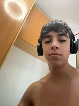 Snapshot of Andrexxxitoo chatting on July 24, 2026, 12:03 pm Andrexxxitoo online show from July 24, 2026, 12:03 pm