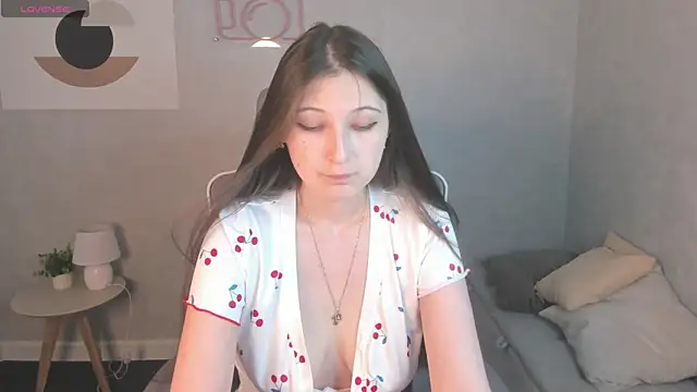 Ella Barn online show from July 25, 2026, 9:18 am