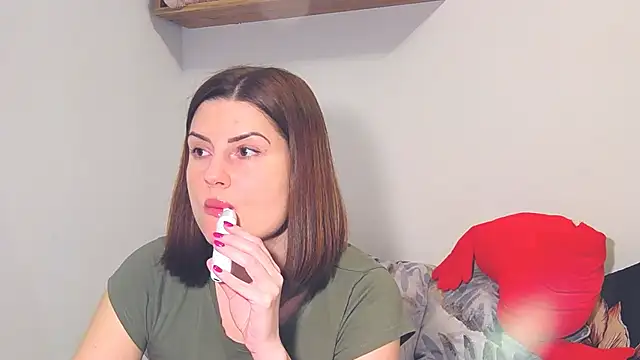 alisenties online show from March 13, 2025, 4:45 pm