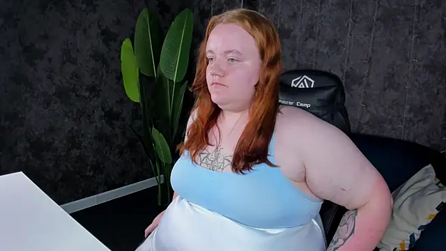 Snapshot of Angela_Cole chatting on July 16, 2026, 2:34 pm Angela Cole online show from July 16, 2026, 2:34 pm