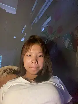 -Qincy- online show from July 14, 2026, 10:59 pm