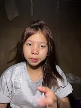 -Qincy- online show from July 26, 2026, 3:19 pm