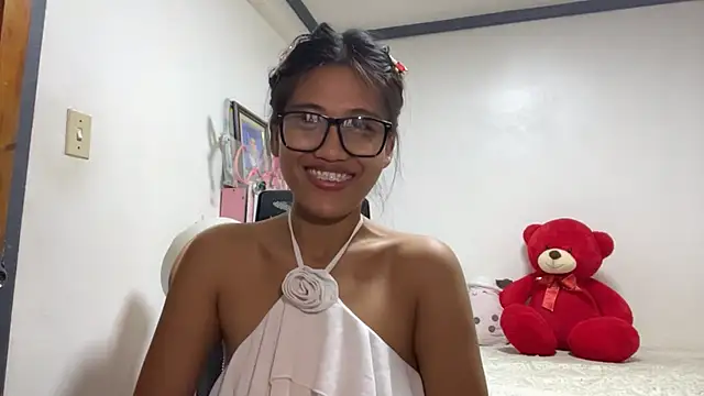 Snapshot of LulaVanorder chatting on July 15, 2026, 11:26 am LulaVanorder online show from July 15, 2026, 11:26 am