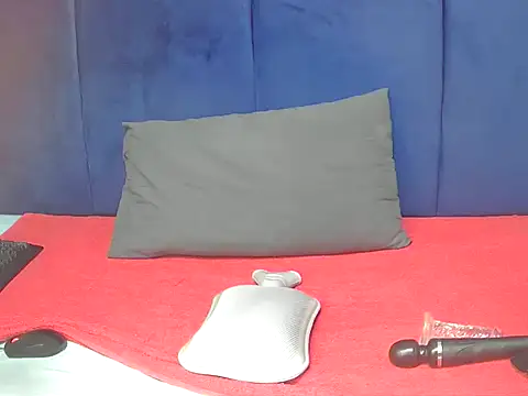 Serafyynxo online show from July 24, 2026, 8:12 am