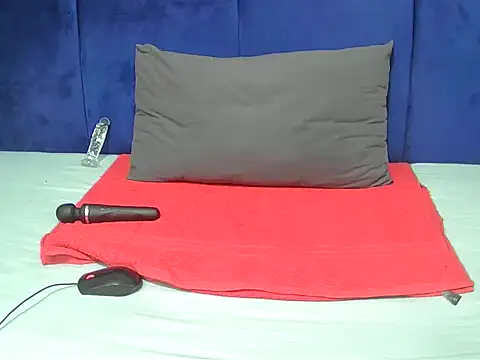Serafyynxo online show from July 26, 2026, 5:09 pm