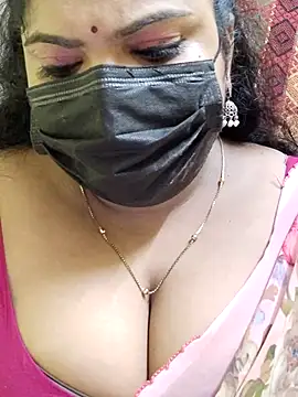 Floraa-Queen online show from July 25, 2026, 3:53 pm