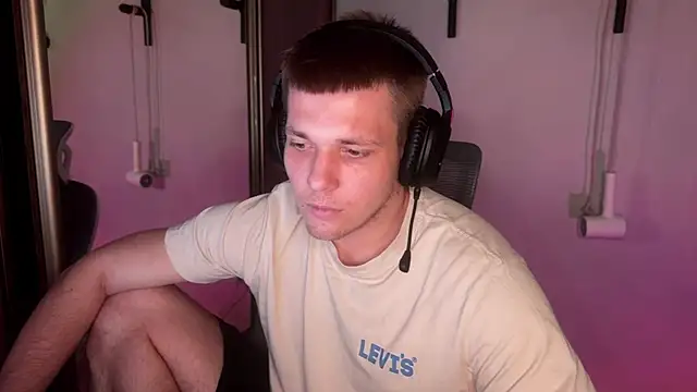 Snapshot of Nikclak chatting on July 19, 2026, 7:34 am Nikclak online show from July 19, 2026, 7:34 am