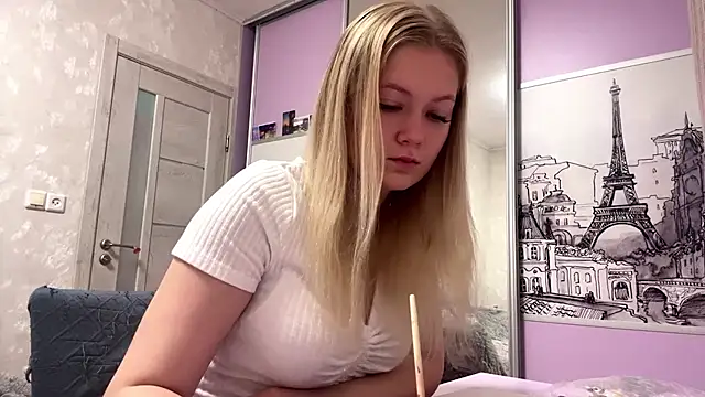 Snapshot of LeanaHasler chatting on July 22, 2026, 1:19 am LeanaHasler online show from July 22, 2026, 1:19 am