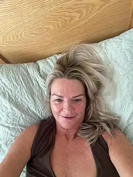 Snapshot of Holly-BlondeMILF44 chatting on August 2, 2026, 8:02 am Holly-BlondeMILF44 online show from August 2, 2026, 8:02 am