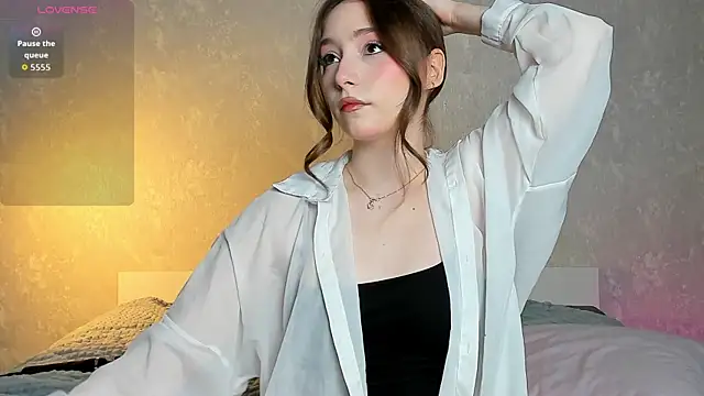 LunaBun online show from July 19, 2026, 3:05 pm