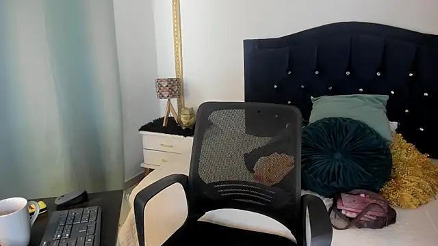 Snapshot of MelaniVega chatting on July 30, 2026, 1:21 pm MelaniVega online show from July 30, 2026, 1:21 pm