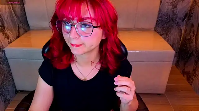 Queen Red v online show from July 24, 2026, 8:12 am