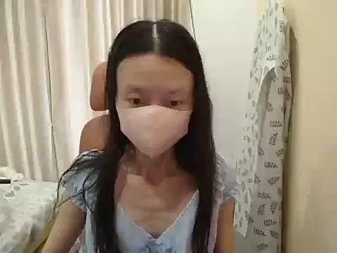 Snapshot of Lil-Cherry chatting on July 15, 2026, 4:40 am Lil-Cherry online show from July 15, 2026, 4:40 am