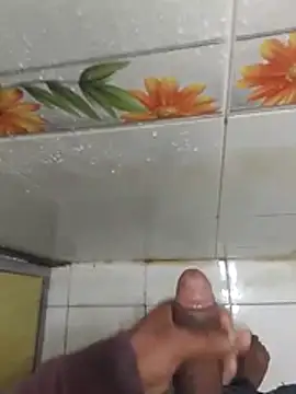 boy7inche online show from July 19, 2026, 3:32 am