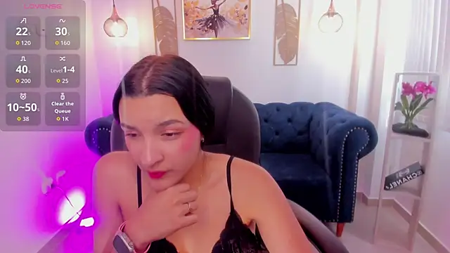 kiara wren online show from July 29, 2026, 7:56 pm