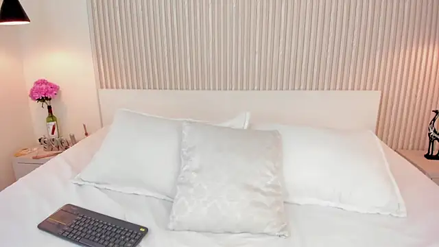 Snapshot of SophiaCortez chatting on July 25, 2026, 1:08 pm SophiaCortez online show from July 25, 2026, 1:08 pm