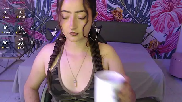 Snapshot of Rebeca_dreams chatting on July 27, 2026, 9:33 pm Rebeca dreams online show from July 27, 2026, 9:33 pm