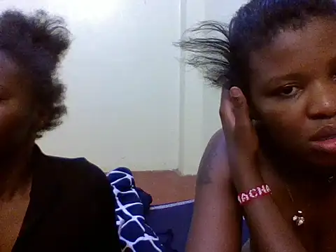 Snapshot of Lunatemptation1 chatting on July 21, 2026, 2:58 am Lunatemptation1 online show from July 21, 2026, 2:58 am