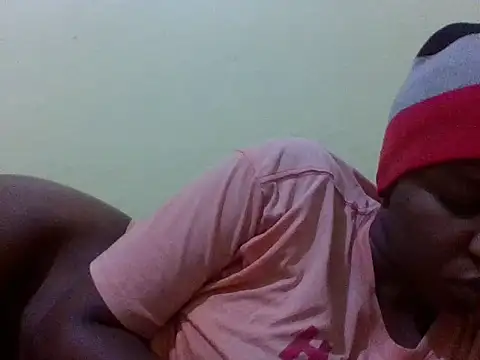 Snapshot of Lunatemptation1 chatting on July 28, 2026, 8:32 am Lunatemptation1 online show from July 28, 2026, 8:32 am