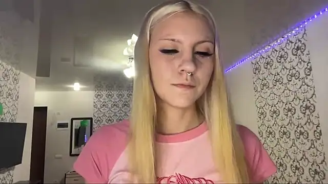 Snapshot of LanaLivee chatting on July 23, 2026, 5:11 pm LanaLivee online show from July 23, 2026, 5:11 pm
