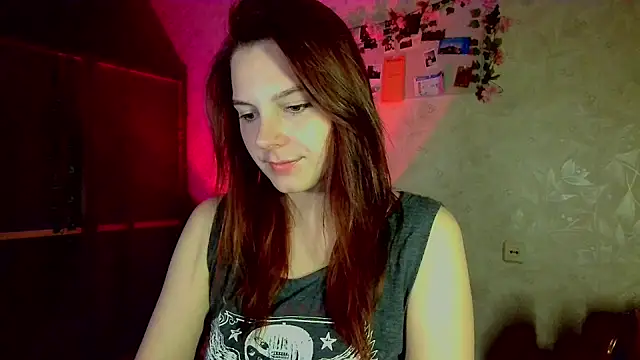 Snapshot of EvaShinee chatting on July 26, 2026, 9:32 pm EvaShinee online show from July 26, 2026, 9:32 pm
