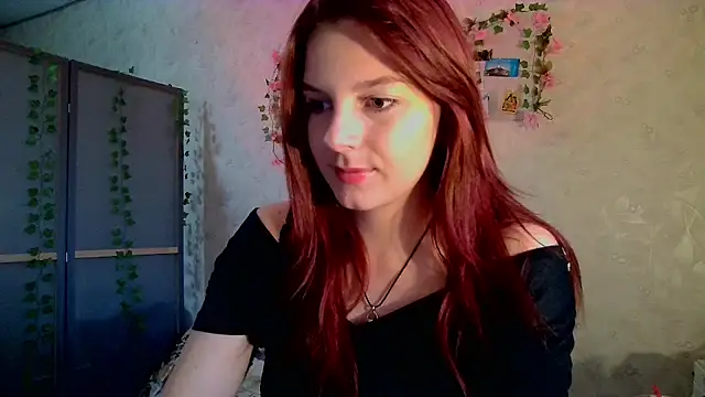 Snapshot of EvaShinee chatting on July 27, 2026, 5:31 pm EvaShinee online show from July 27, 2026, 5:31 pm