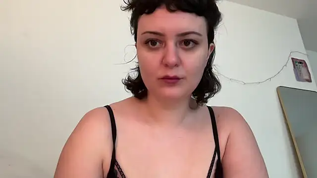 daisyangelmay online show from July 21, 2026, 5:04 pm