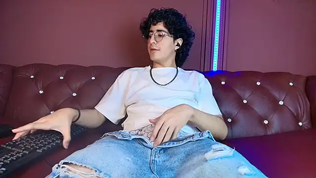 ElliotNoir online show from July 21, 2026, 7:27 pm