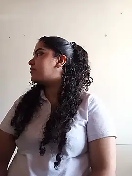 Snapshot of NicolleOverton chatting on July 28, 2026, 7:39 pm NicolleOverton online show from July 28, 2026, 7:39 pm