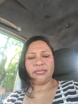 JhoanaHernandez online show from July 28, 2026, 4:27 pm