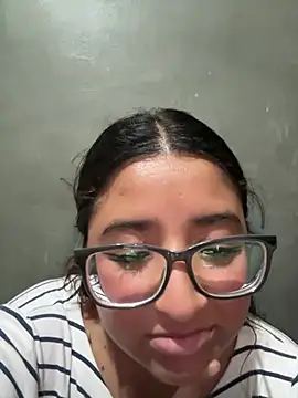 Snapshot of Nay_beby chatting on July 31, 2026, 9:58 pm Nay beby online show from July 31, 2026, 9:58 pm