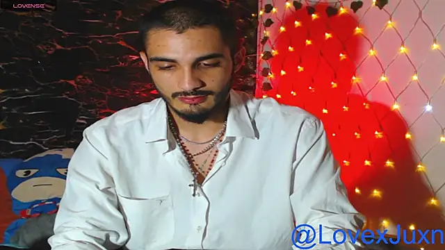 LovexJuxn77 online show from July 17, 2026, 11:20 pm