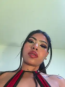 Snapshot of KharolSaiz_ chatting on July 18, 2026, 7:23 am KharolSaiz online show from July 18, 2026, 7:23 am