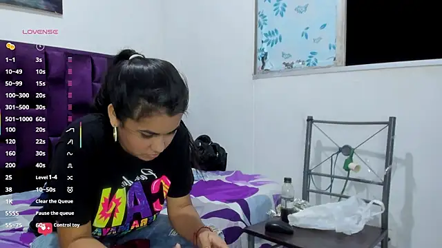 Snapshot of Sofi_Velez_ chatting on July 29, 2026, 2:10 am Sofi Velez online show from July 29, 2026, 2:10 am