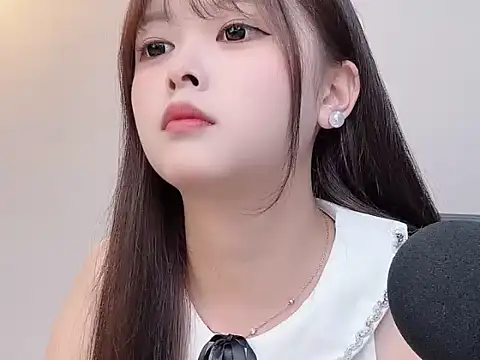 Winnie005 online show from July 20, 2026, 10:39 am