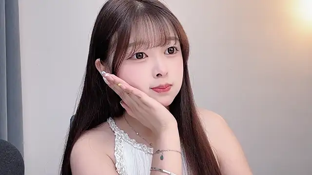 Winnie005 online show from July 24, 2026, 2:53 am