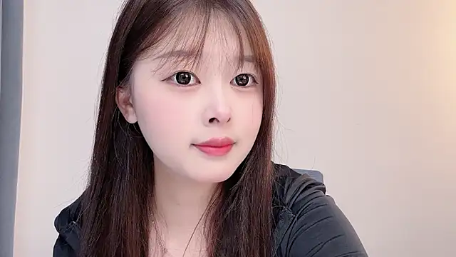 Winnie005 online show from July 26, 2026, 2:53 am
