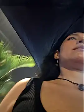 Snapshot of Evelyn_outdoors chatting on July 26, 2026, 3:36 am Evelyn outdoors online show from July 26, 2026, 3:36 am