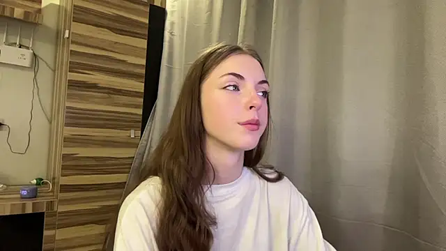 Clara kitty online show from July 26, 2026, 6:10 am