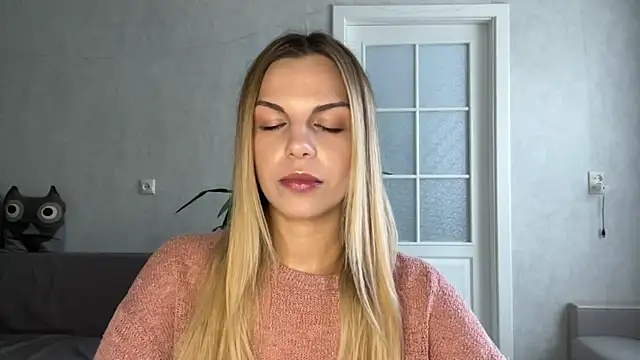 LaraineDomebo online show from July 19, 2026, 3:49 pm