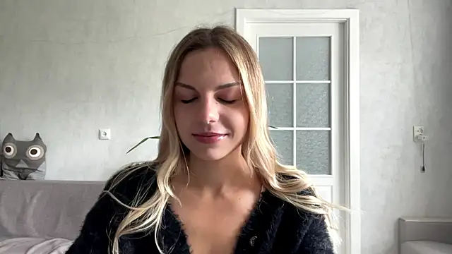 LaraineDomebo online show from July 20, 2026, 8:39 am