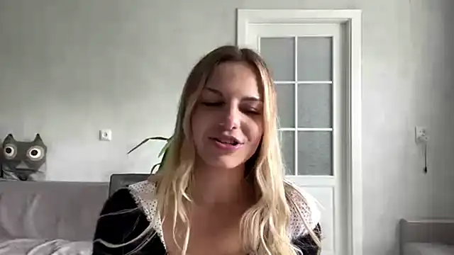 LaraineDomebo online show from July 20, 2026, 10:39 am